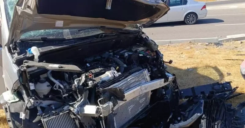 Bolu da iki araç çarpışarak refüje çıktı: 1 ölü, 4 yaralı