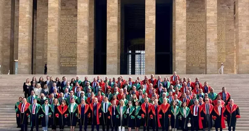 Yargıtay üyelerinden adli yıl açılışında Anıtkabir e ziyaret