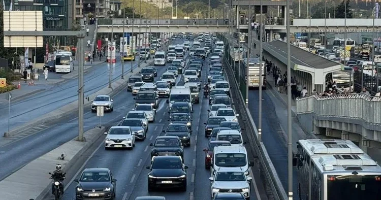 Okullarda uyum haftası başladı! trafikte yoğunluk
