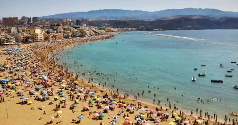 İspanya, yılın 7 ayında 55,5 milyon turistle turizm geliri rekoru kırdı