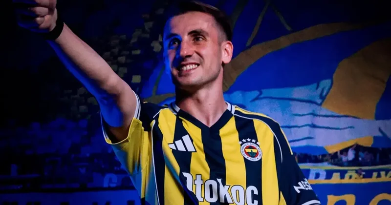 Fenerbahçe, Kerem Aktürkoğlu ile 4 yıllık sözleşme imzaladı