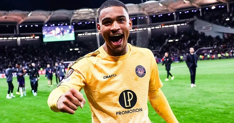 Galatasaray kalecisini buldu! Guillaume Restes transferi için teklif yapıldı