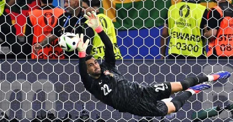 Galatasaray dan Diogo Costa ya rekor teklif