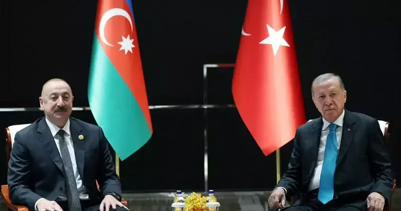 Cumhurbaşkanı Erdoğan, Azerbaycan Cumhurbaşkanı Aliyev ile bir araya geldi