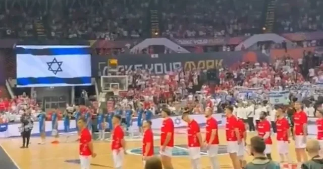 Polonyalı seyirciler Eurobasket 2025 te İsrail in milli marşını yuhaladı ve ıslıkladı VİDEO İZLE