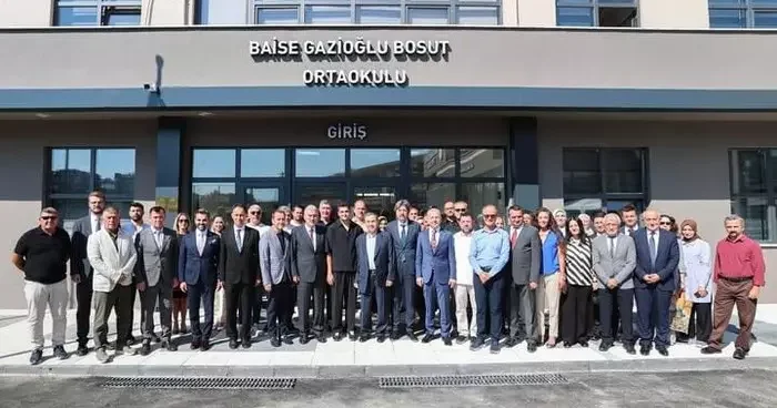 Vali Erol Ayyıldız’dan inşaatı tamamlanan Bosut Ortaokulu’na Ziyaret