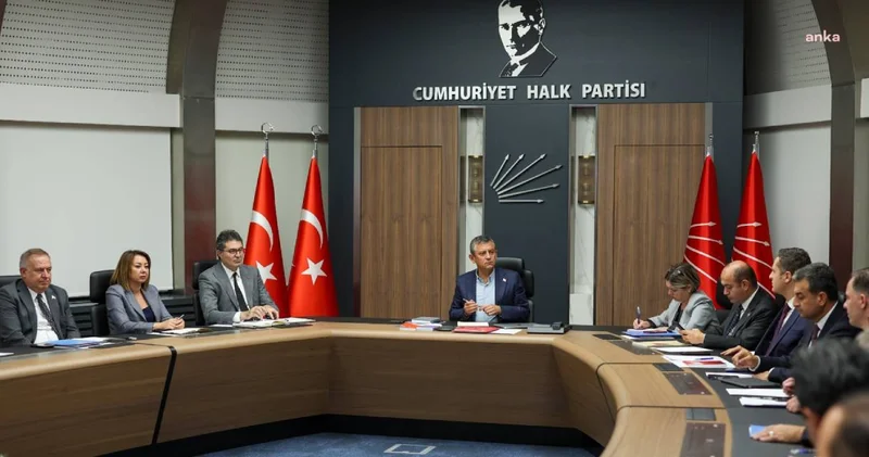 CHP MYK, Özgür Özel başkanlığında toplandı
