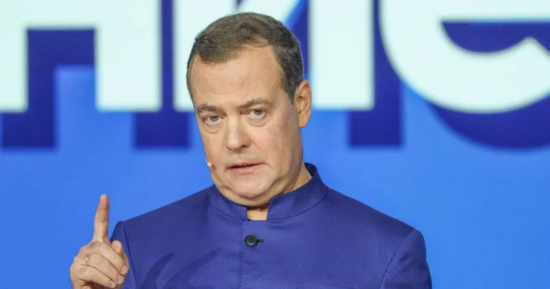 Medvedev, Trump la dalga geçti: Karanlık bir odada siyah bir kedi bulmak zordur, özellikle de orada değilse