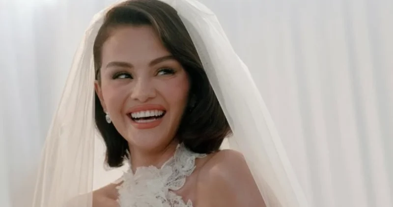 Selena Gomez düğünde üç gelinlik giydi magazin haberleri