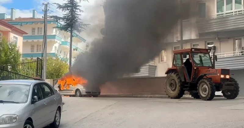Çorum da Otomobili Ateşe Veren Kadın Aranıyor