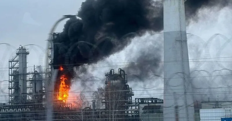 Rusya nın rafinerileri yanıyor: Türkiye nin aldığı petrole ne olacak? Sözcü Gazetesi