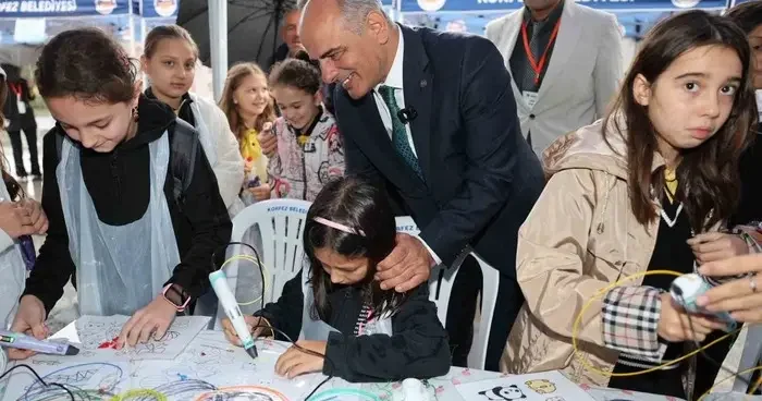 Körfezli öğrenciler projelerini Bilim Şenliği nde sergiledi
