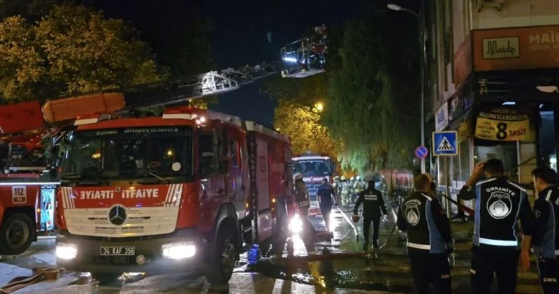 Ümraniye’de nalburda çıkan yangın üst katlara sıçradı Son dakika haberleri