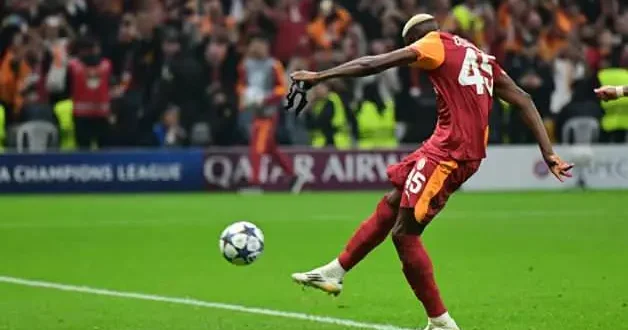 Osimhen in Liverpool a attığı penaltı golü herkesi havaya uçurdu