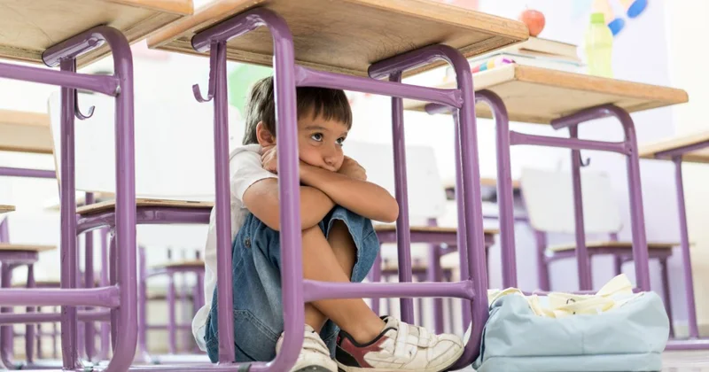 Çocuklarda kronik mutsuzluğun adı var: Distimik bozukluk