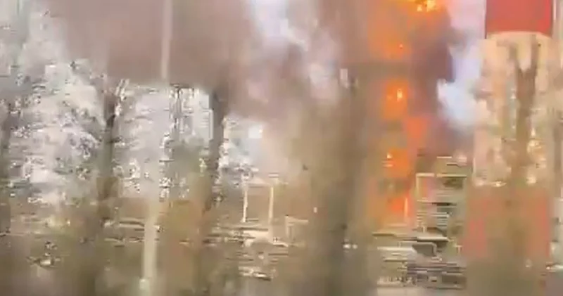 Rusya da petrol rafinerisinde yangın