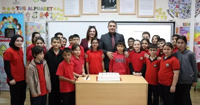 Sınıf başkanı sözünde durdu, seçim vaadini yerine getirdi