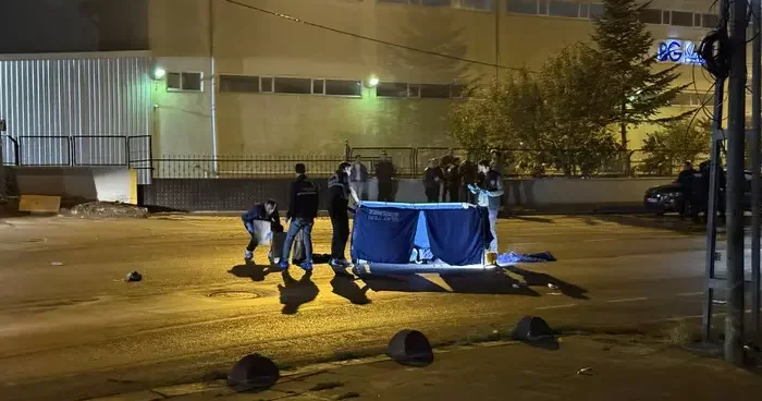 Arnavutköy de gece yarısı kanlı infaz! Araçlarını yakmışlar... 20 milyonluk gasp detayı