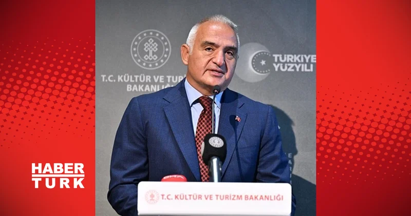 Bakan Ersoy, YTB nin Gala Programı nda konuştu! Sanattan bilime, siyasetten medyaya geniş bir yelpaze