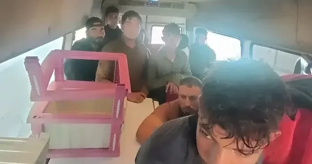Düzensiz göçmenler otoban girişinde yakalandı Hatay Haberleri