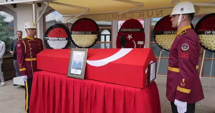 Şehit Uzm. Jandarma Çavuş Arif Özdemir son yolculuğuna uğurlanıyor