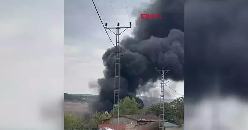Arnavutköy de plastik fabrikasında yangın