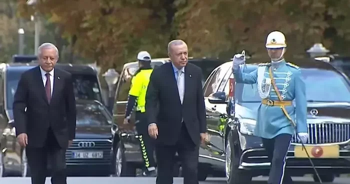 Son dakika TBMM mesaiye yeniden başlıyor! CHP sıraları boş, gözler Cumhurbaşkanı Erdoğan da