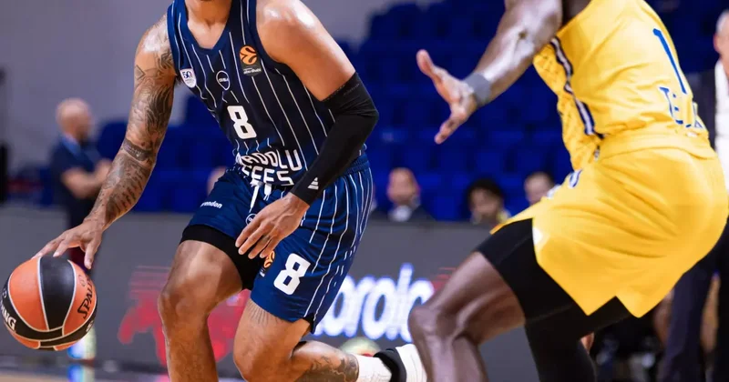 Anadolu Efes, İsrail takımını dağıttı