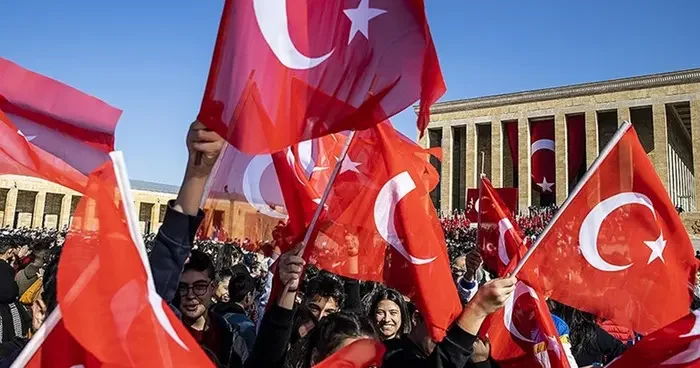 Cumhuriyet Bayramı coşkusu yaklaşıyor: 28 Ekim yarım gün mü, 29 Ekim tam gün tatil mi?
