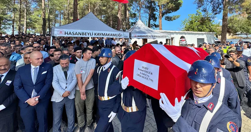 Şehit Jandarma Astsubay Çavuş Kemal Özgür ün cenazesi Osmaniye de defnedildi