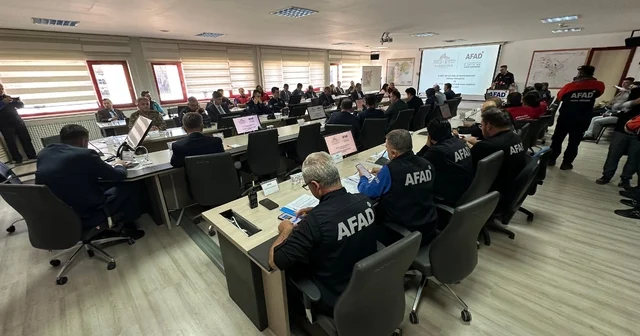 Afyonkarahisar da 6,1 büyüklüğünde yaşanan deprem senaryolu tatbikat yapıldı Afyonkarahisar Haberleri