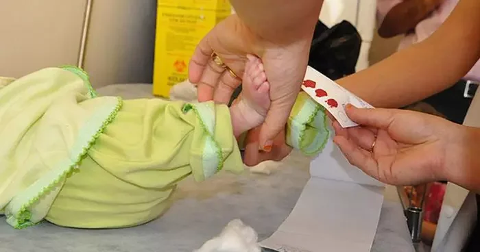 25 kişiden biri fenilketonüri taşıyıcısı! Her 6 bin 200 doğumda bir bebek bu hastalıkla dünyaya geliyor: Tedavi edilmeyen çocuklarda otizm, hiperaktivite, gelişim geriliğine neden olabilir...