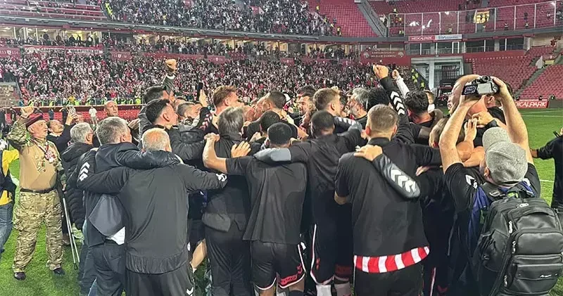 Samsunspor’dan Avrupa kutlaması