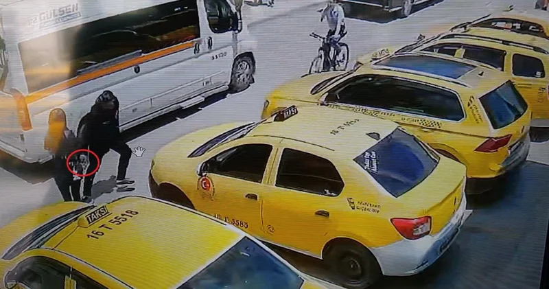 Eski nişanlısını vurdu: Kadına şiddet kamerada