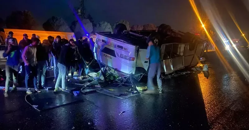 Belen de Midibüs Devrildi: 25 Yaralı