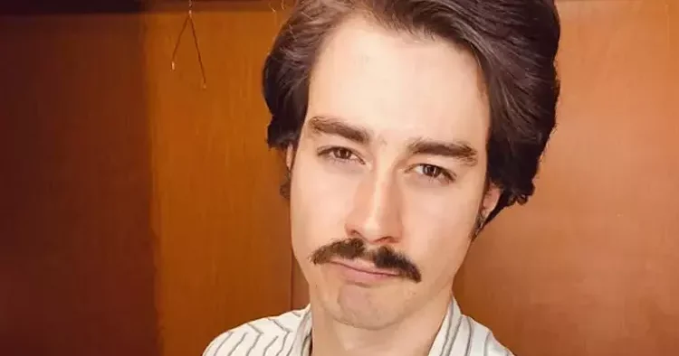 Çıktığı tatilde virüs kapıp komaya girmişti: Ünlü oyuncudan haber var