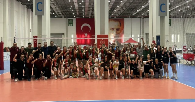 Voleybolda Karşıyaka çifte kupayla tamamladı Voleybol Haberleri