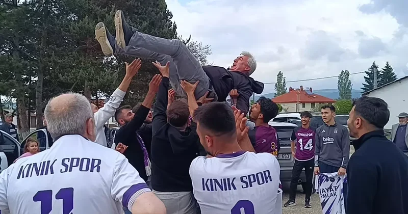 246 kişilik köyün takımı bir ilki başardı: Genci yaşlısı sokaklara döküldü