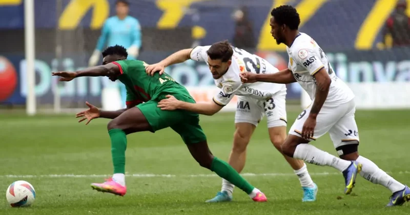 Süper Lig efsanesinden şehit ve gazi yakınlarına jest: Koltuklar ücretsiz