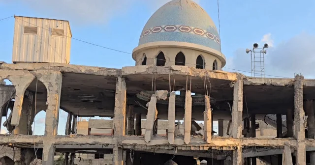 Kutsallığı ihlal ettiler: İşgalci İsrail Gazze’deki Ensar Camisi ne saldırı düzenledi VİDEO İZLE