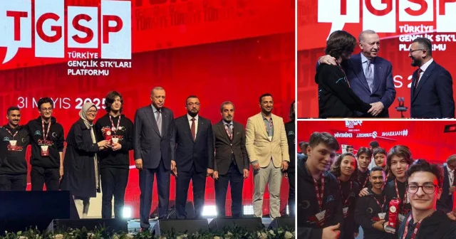 İmam hatipli şampiyonlar ödüllerini Cumhurbaşkanı Erdoğan ın elinden aldı Gündem Haberleri