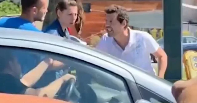 Ünlü oyuncu tehdit edip küfürler savurdu: İlker Aksum un trafik kavgası kamerada VİDEO İZLE