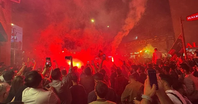 Artı Değer Vanspor un, Trendyol 1. Lig e yükselmesi Van da coşkuyla kutlanıyor Van Haberleri