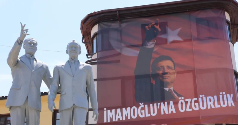 İmamoğlu na özgürlük pankartı Eskişehir e asıldı