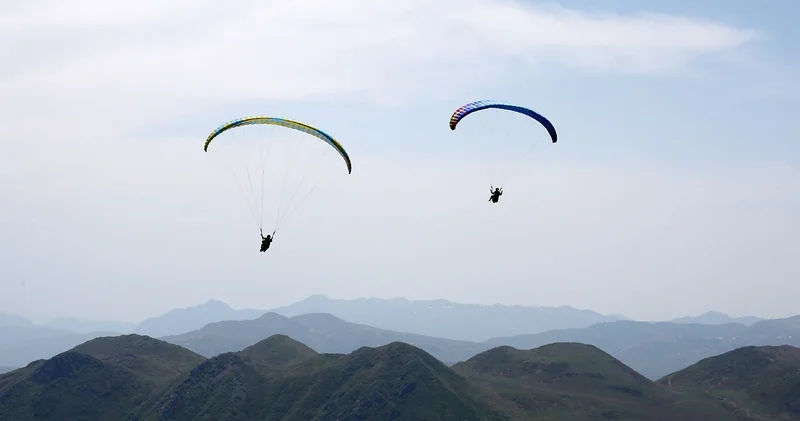 Nemrut Dağı yamaç paraşütü tutkunlarının gözdesi