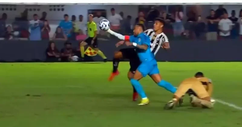 Neymar eliyle gol attı