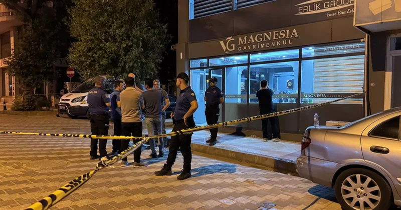 Emlak ofisinde çıkan silahlı kavgada 1 kişi öldü, 3 kişi yaralandı