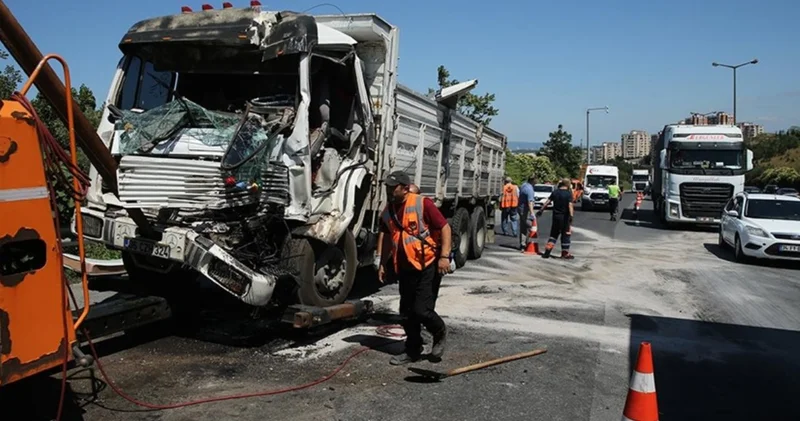 Çanakkale de freni boşalan kamyon kaza yaptı: 1 kişi öldü