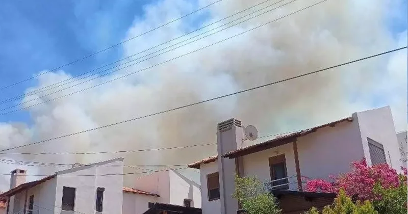 İzmir deki yangın Çeşme ye de sıçradı! Tahliye anonsları yapılıyor