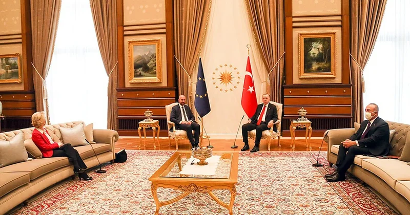 Türkiye’de Erdoğan la görüşmesinde koltuk krizi çıkardı, şimdi kendi koltuğu sallanıyor Sözcü Gazetesi